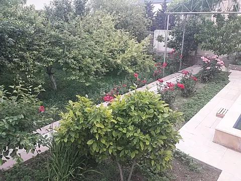 Satılır 6 otaqlı həyət evi 450 m²