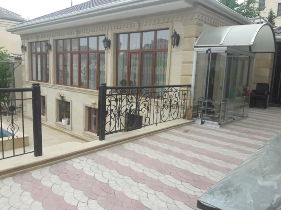 Satılır 6 otaqlı həyət evi 450 m²