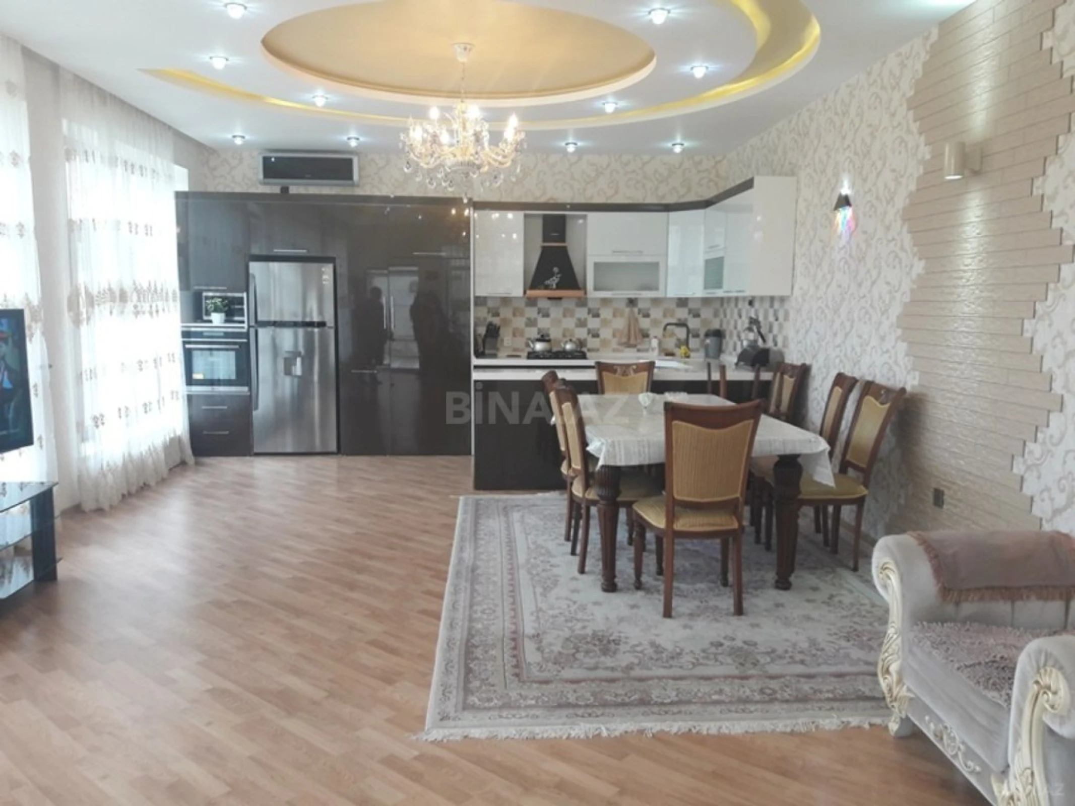 Satılır 6 otaqlı həyət evi 450 m²