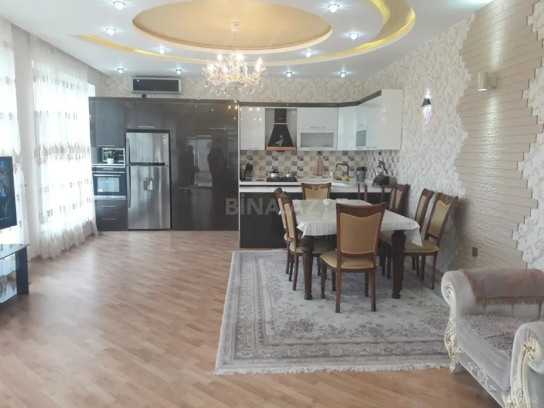 Satılır 6 otaqlı həyət evi 450 m²