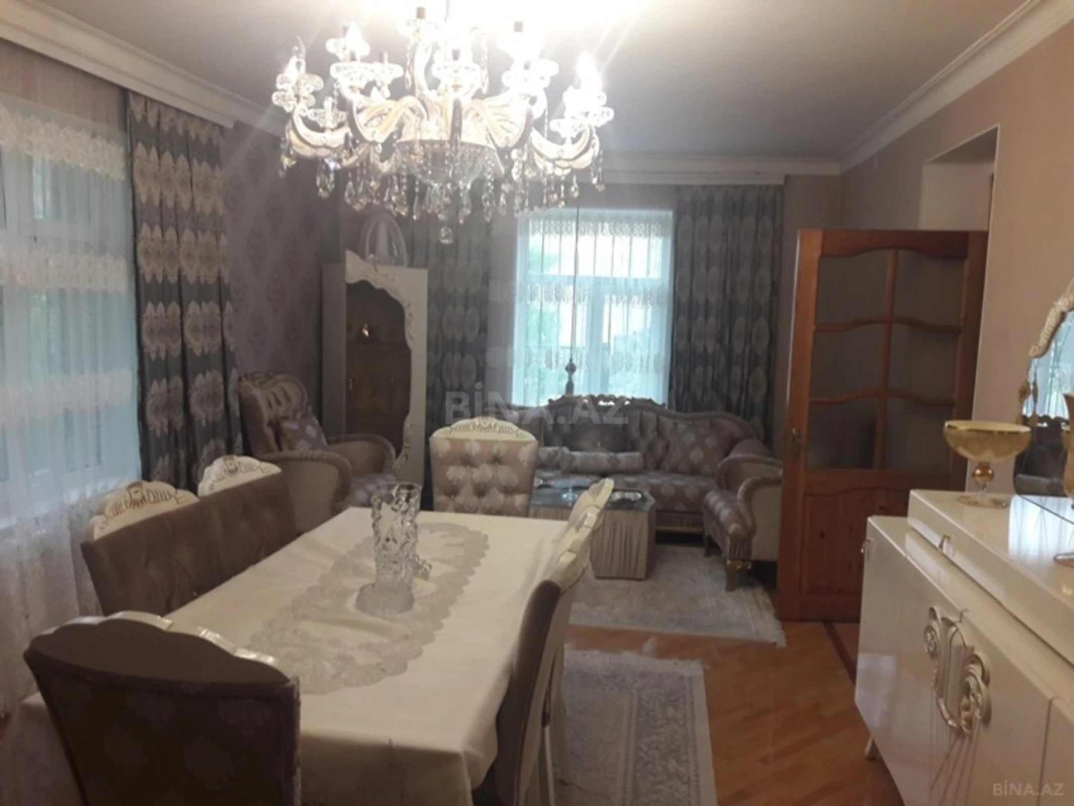 Satılır 6 otaqlı həyət evi 450 m²