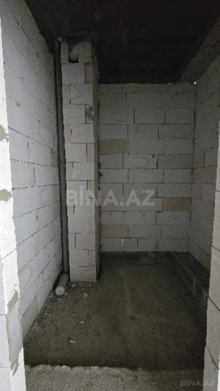 Satılır 4 otaqlı mənzil 206 m²
