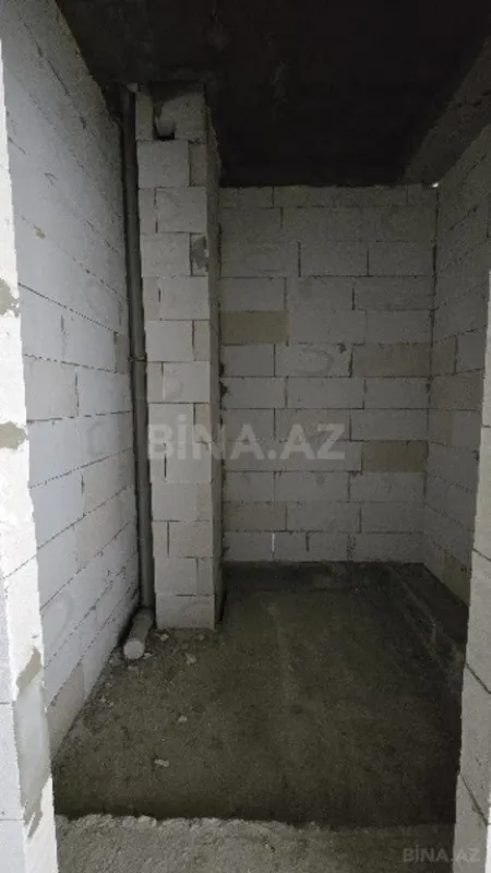 Satılır 4 otaqlı mənzil 206 m²