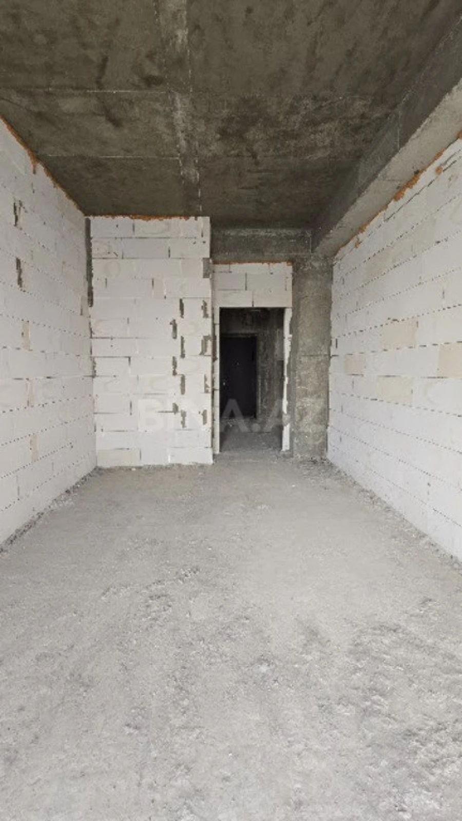 Satılır 4 otaqlı mənzil 206 m²