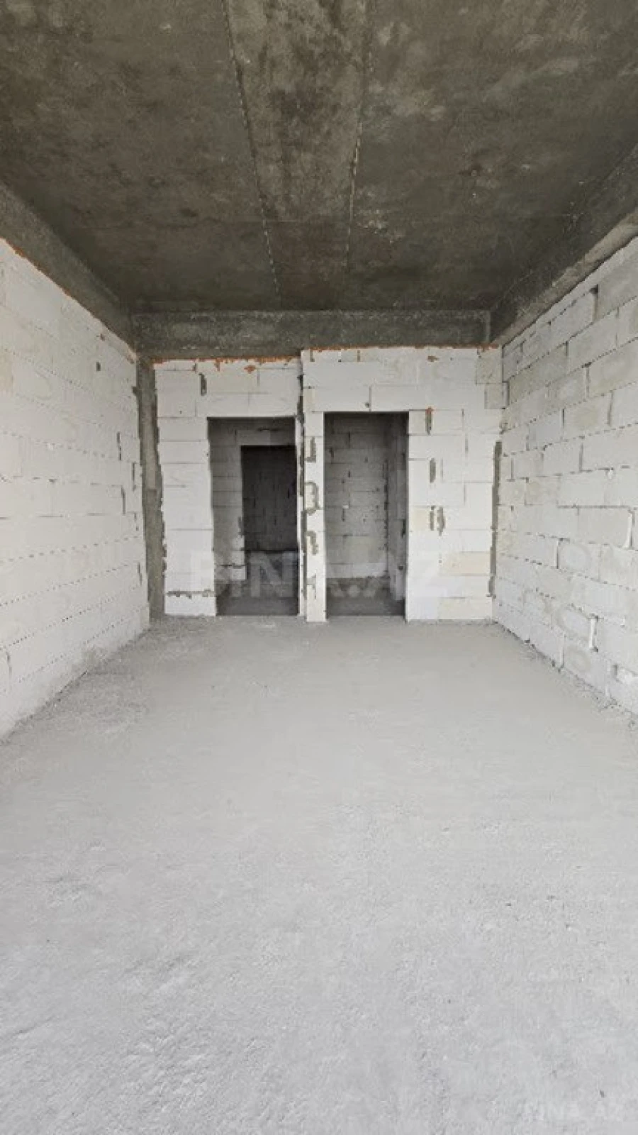 Satılır 4 otaqlı mənzil 206 m²