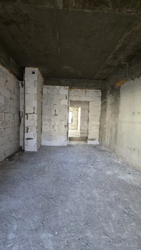 Satılır 4 otaqlı mənzil 206 m²