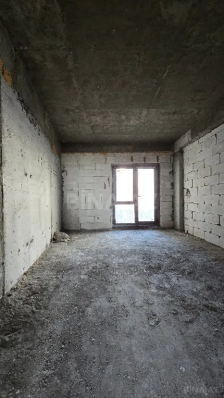 Satılır 4 otaqlı mənzil 206 m²