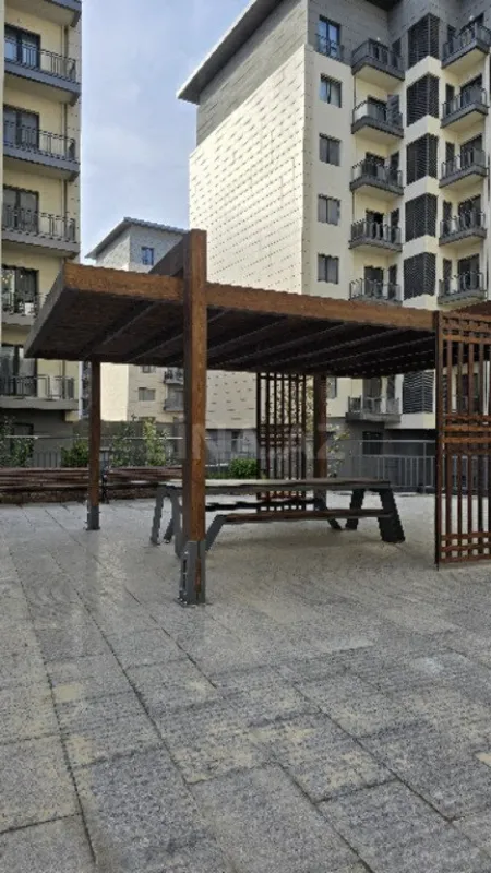 Satılır 4 otaqlı mənzil 206 m²
