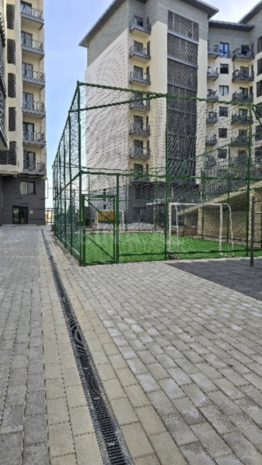 Satılır 4 otaqlı mənzil 206 m²