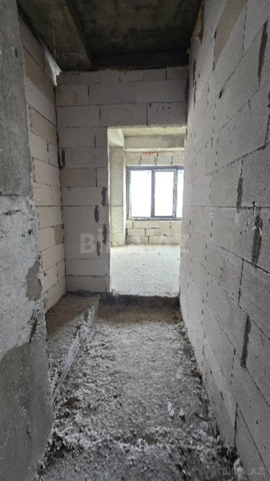 Satılır 4 otaqlı mənzil 206 m²