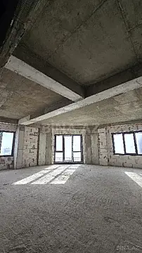 Satılır 4 otaqlı mənzil 206 m²