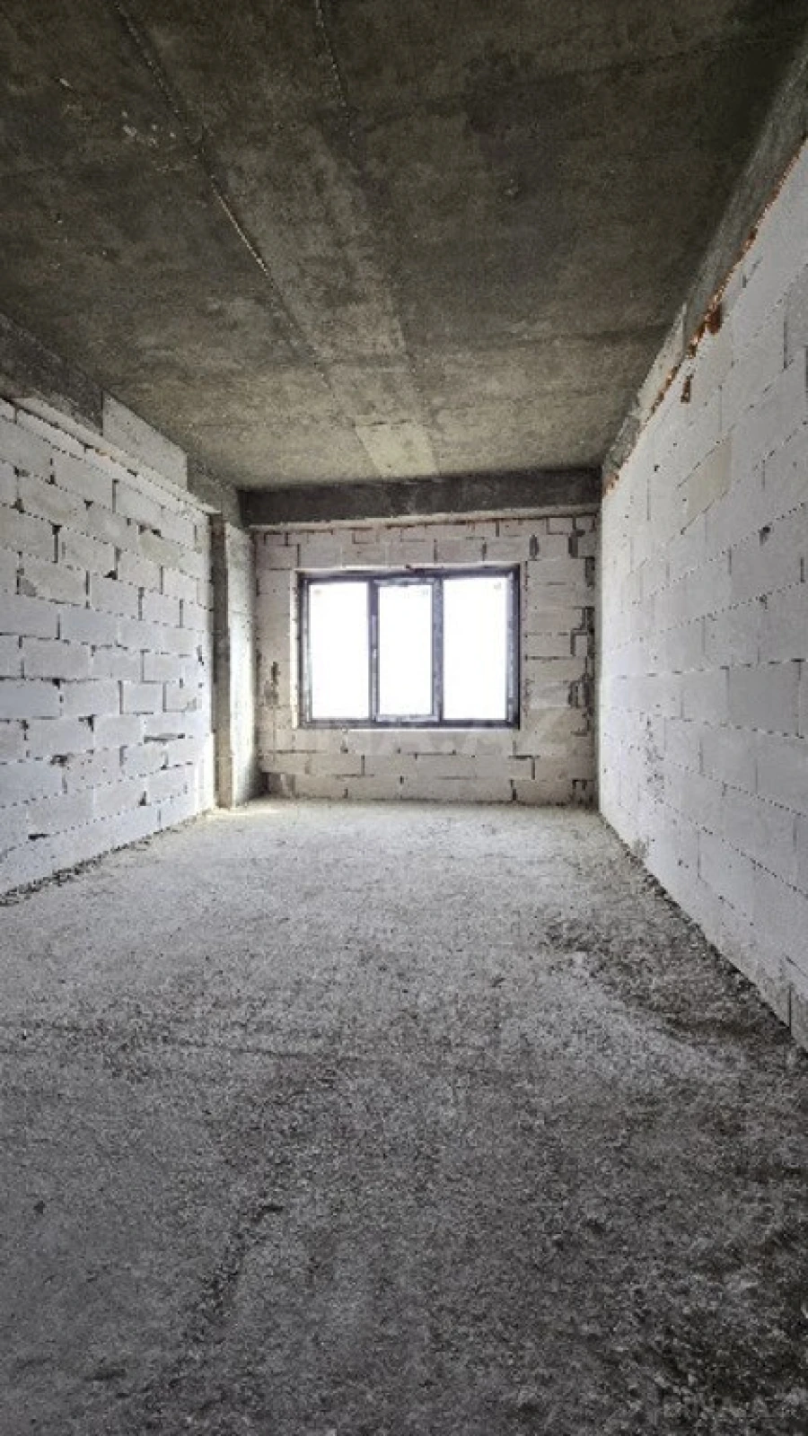 Satılır 4 otaqlı mənzil 206 m²