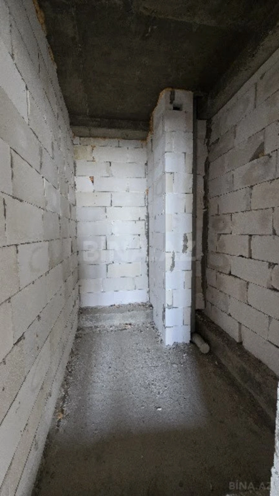 Satılır 4 otaqlı mənzil 206 m²