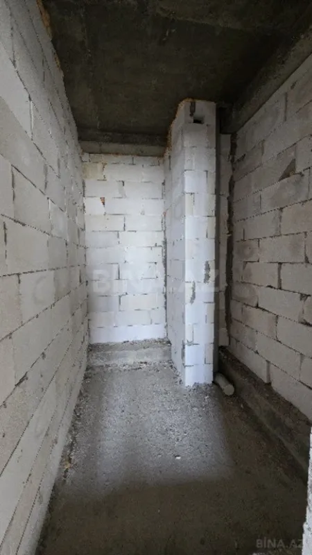 Satılır 4 otaqlı mənzil 206 m²