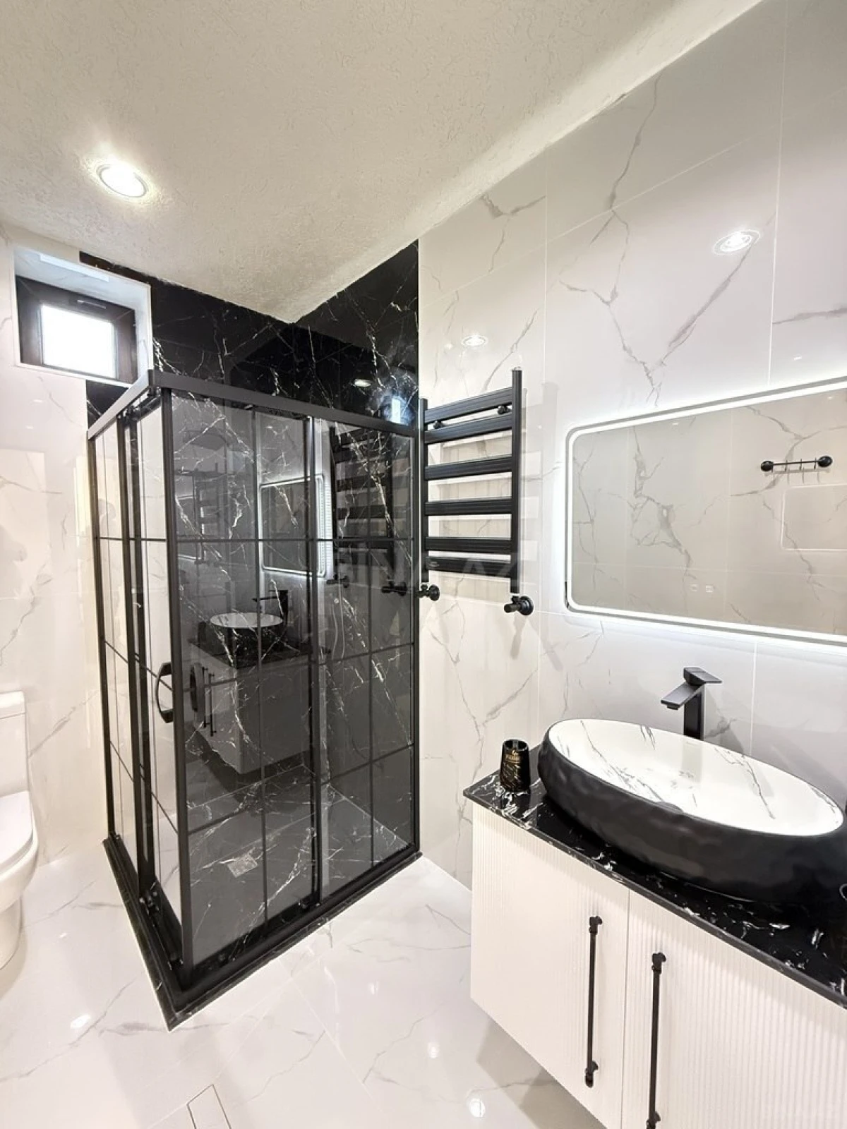 Satılır 4 otaqlı həyət evi 180 m²