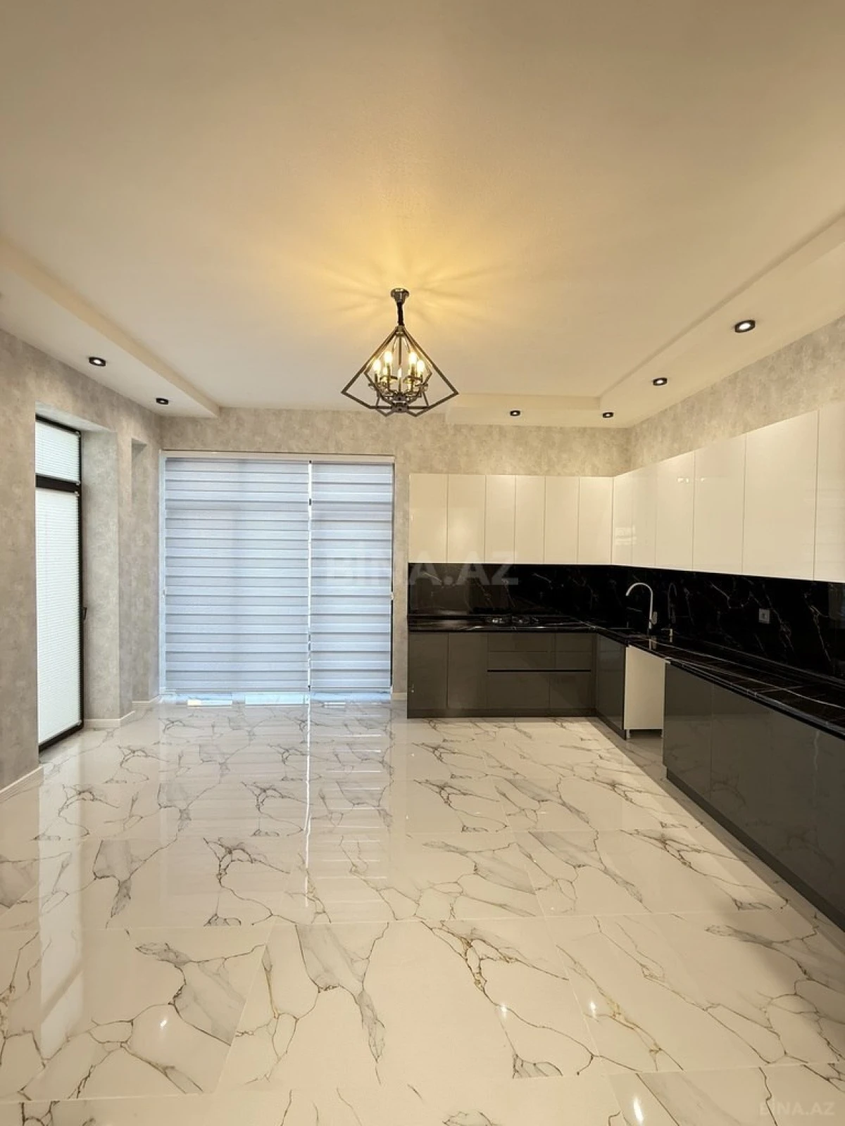 Satılır 4 otaqlı həyət evi 180 m²