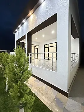 Satılır 4 otaqlı həyət evi 180 m²