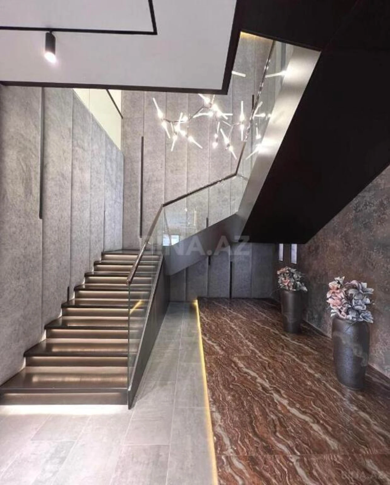 Satılır 7 otaqlı həyət evi 370 m²