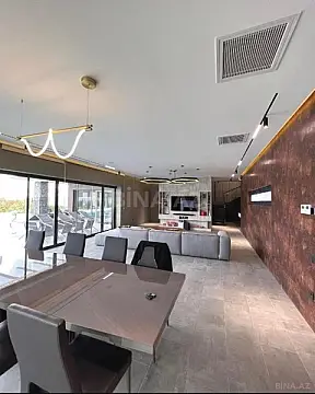 Satılır 7 otaqlı həyət evi 370 m²