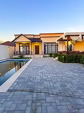 Satılır 4 otaqlı həyət evi 180 m²