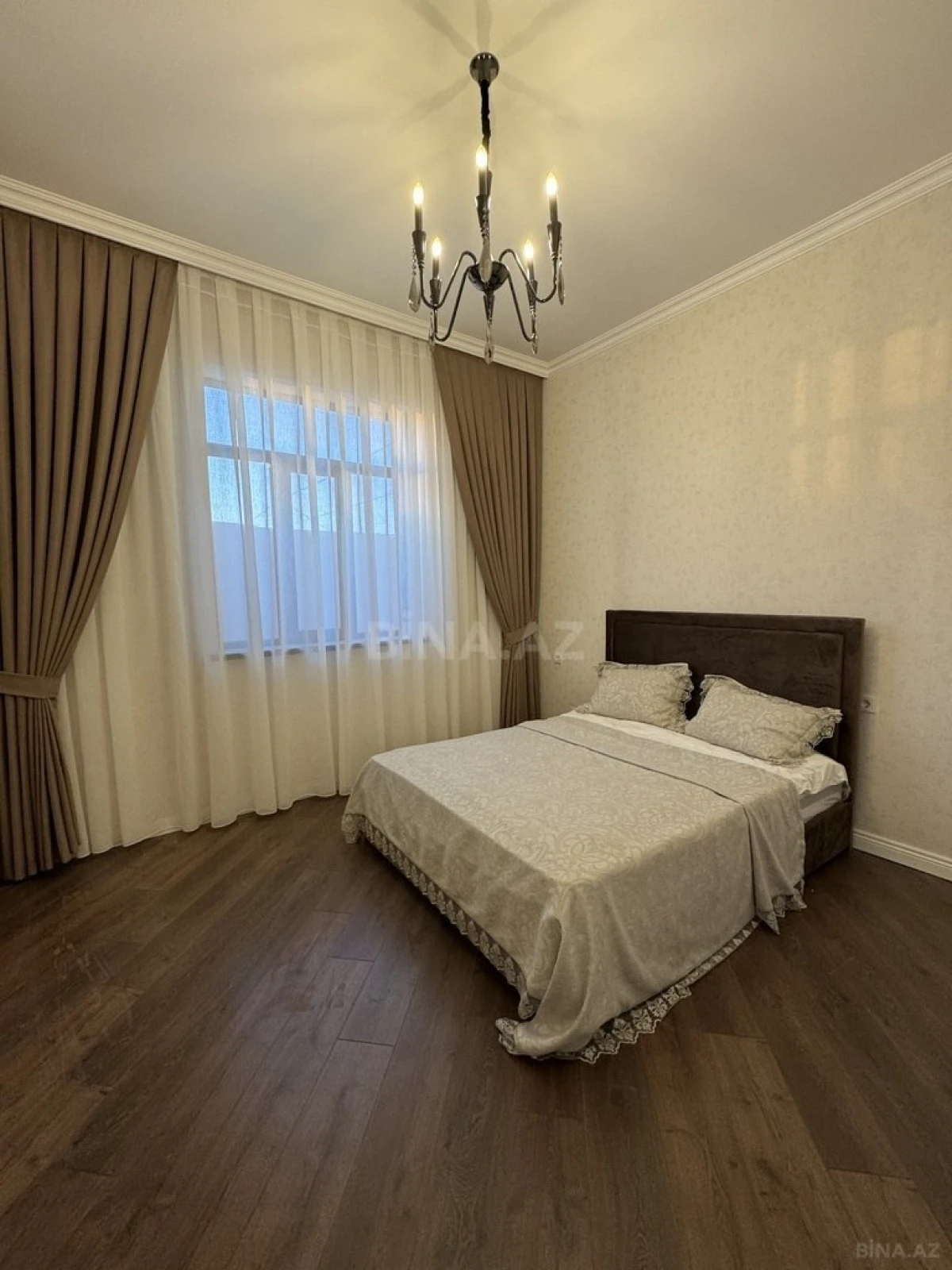 Satılır 4 otaqlı həyət evi 180 m²
