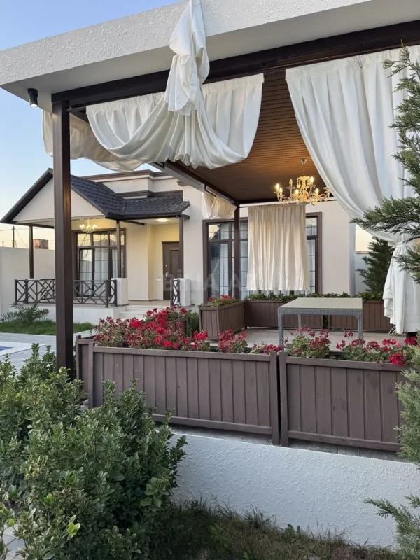 Satılır 4 otaqlı həyət evi 180 m²