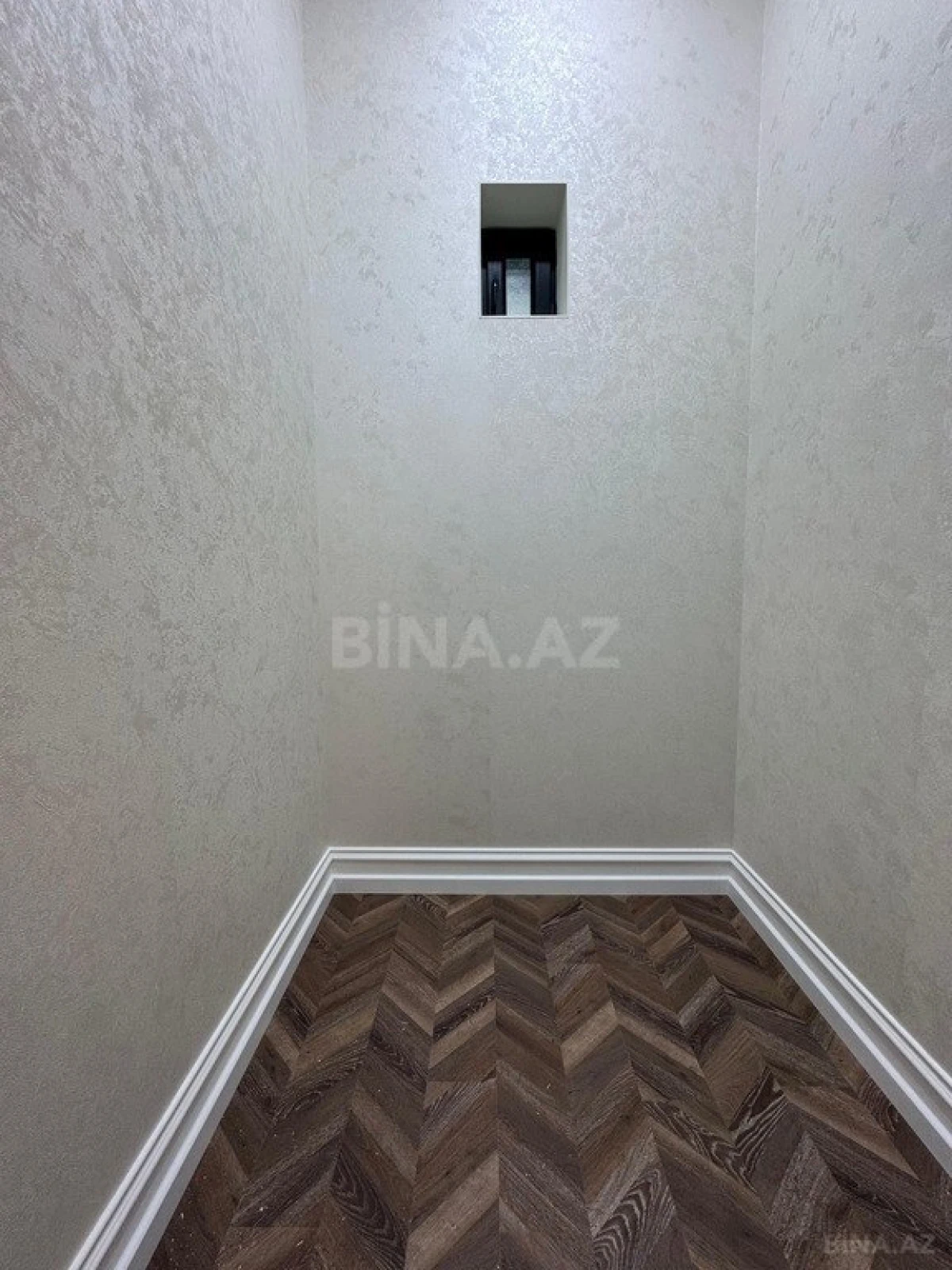 Satılır 5 otaqlı həyət evi 280 m²