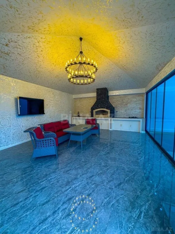 Satılır 5 otaqlı həyət evi 280 m²