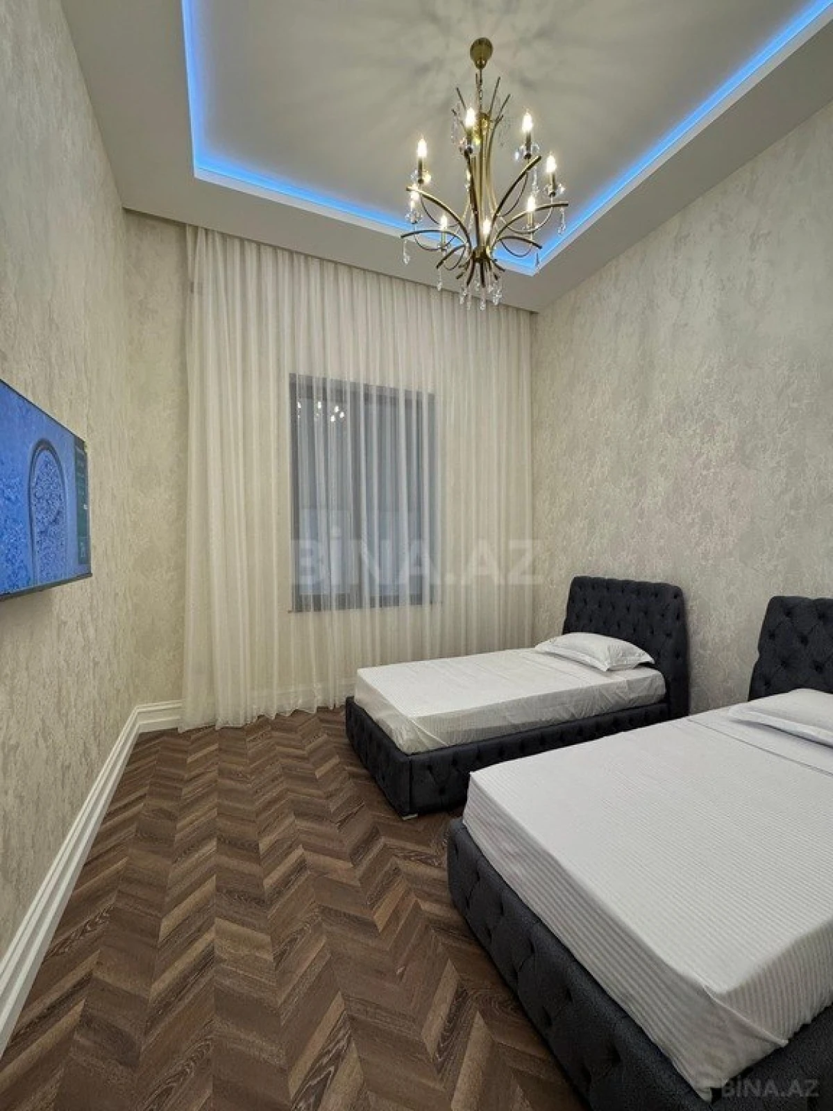 Satılır 5 otaqlı həyət evi 280 m²