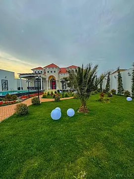 Satılır 5 otaqlı həyət evi 280 m²