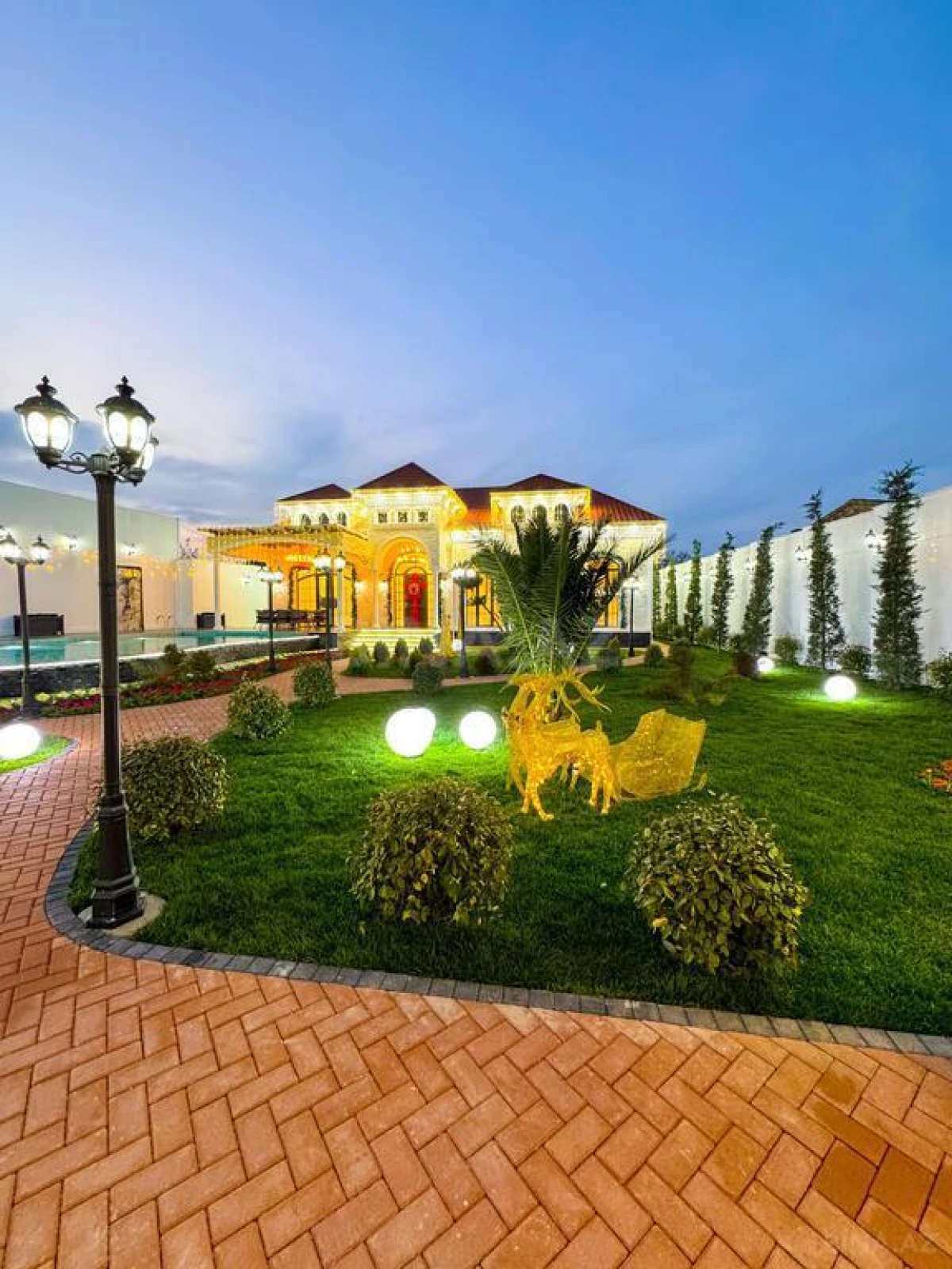 Satılır 5 otaqlı həyət evi 280 m²