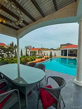 Satılır 5 otaqlı həyət evi 280 m²