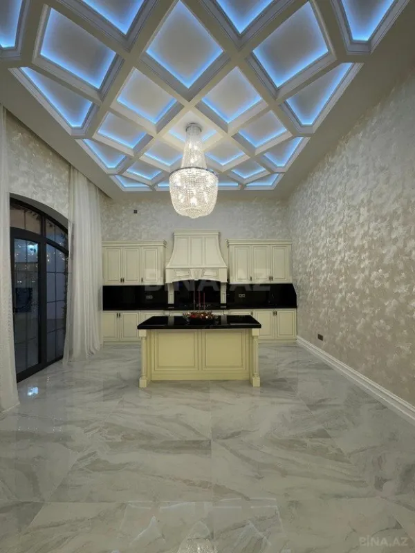 Satılır 5 otaqlı həyət evi 280 m²