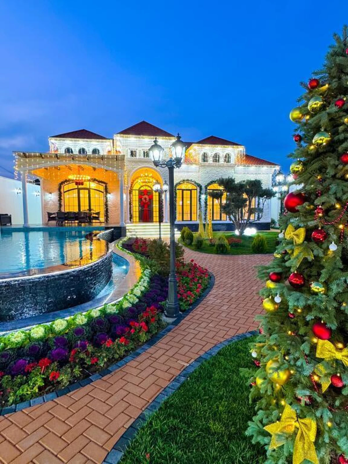 Satılır 5 otaqlı həyət evi 280 m²