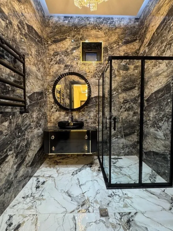 Satılır 5 otaqlı həyət evi 280 m²