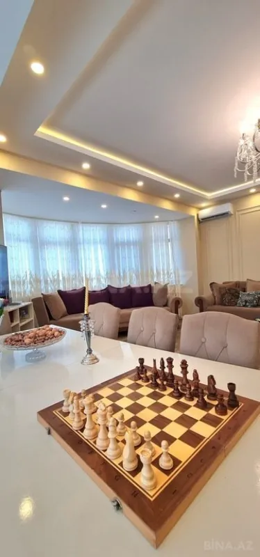 Satılır 3 otaqlı mənzil 136 m²
