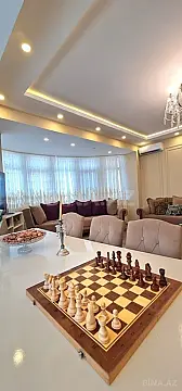 Satılır 3 otaqlı mənzil 136 m²