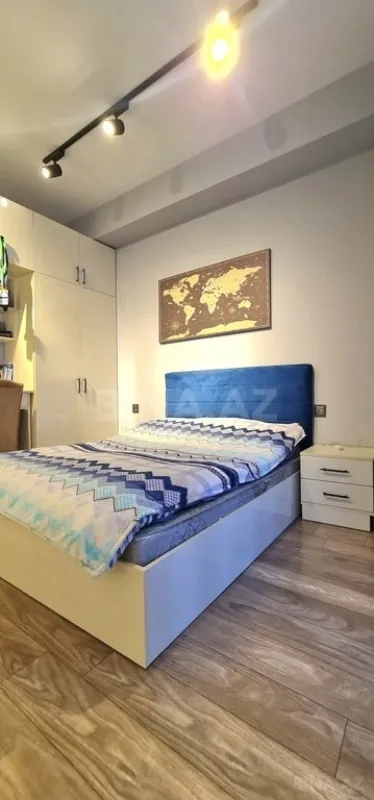 Satılır 3 otaqlı mənzil 136 m²