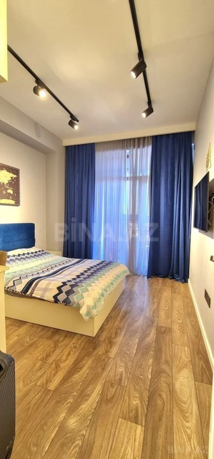 Satılır 3 otaqlı mənzil 136 m²