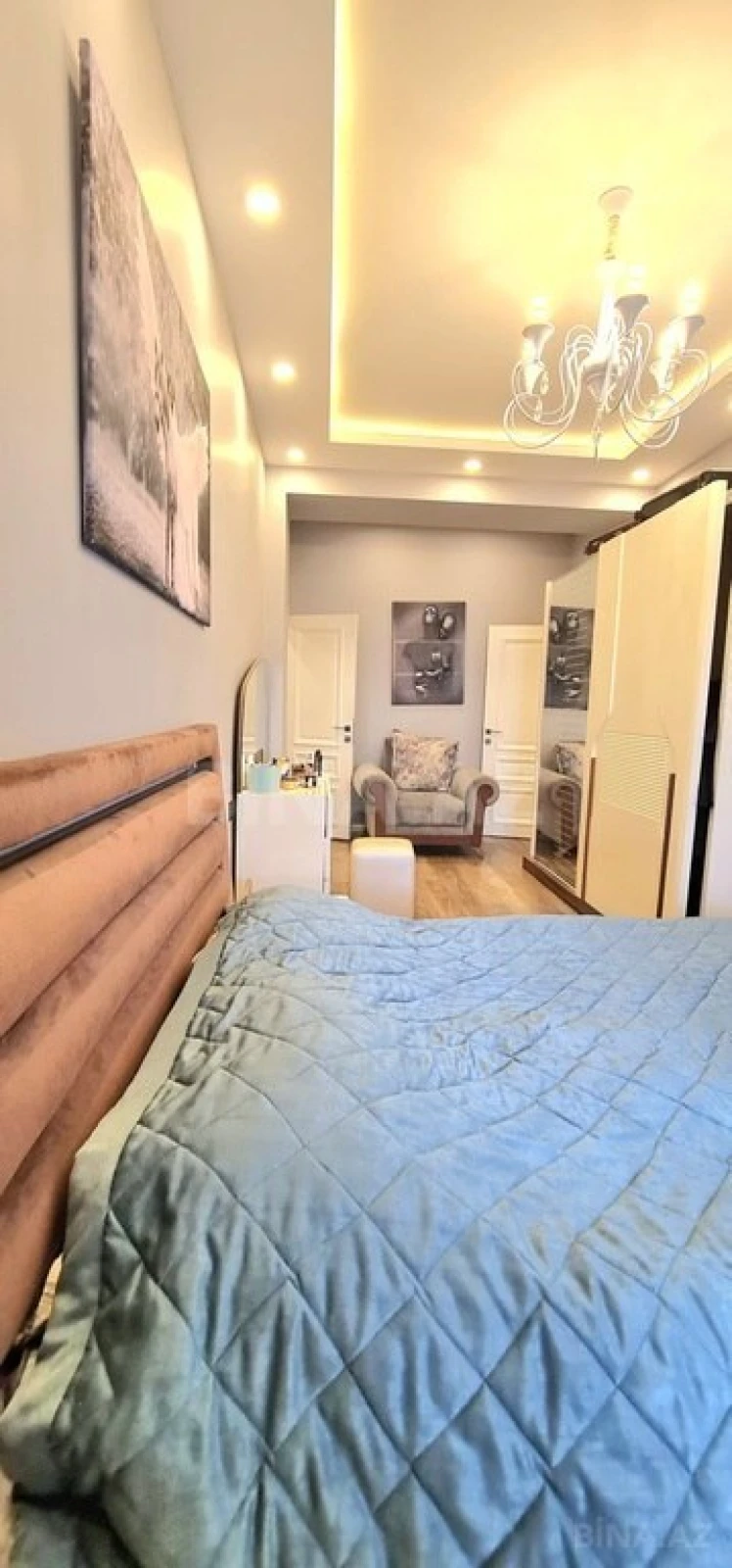 Satılır 3 otaqlı mənzil 136 m²