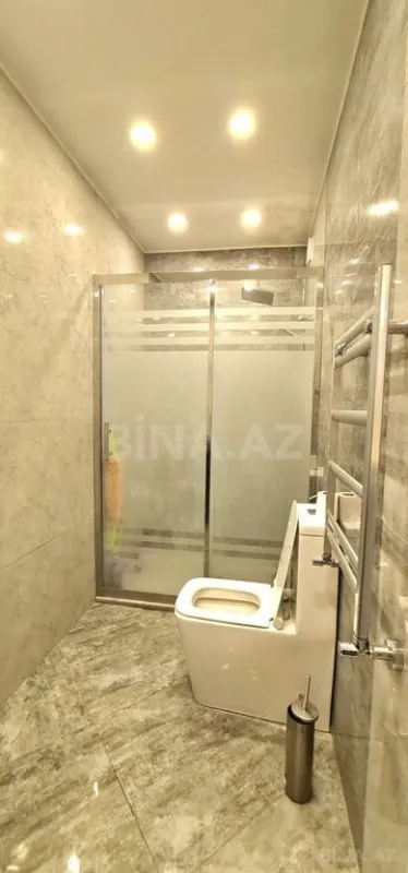 Satılır 3 otaqlı mənzil 136 m²