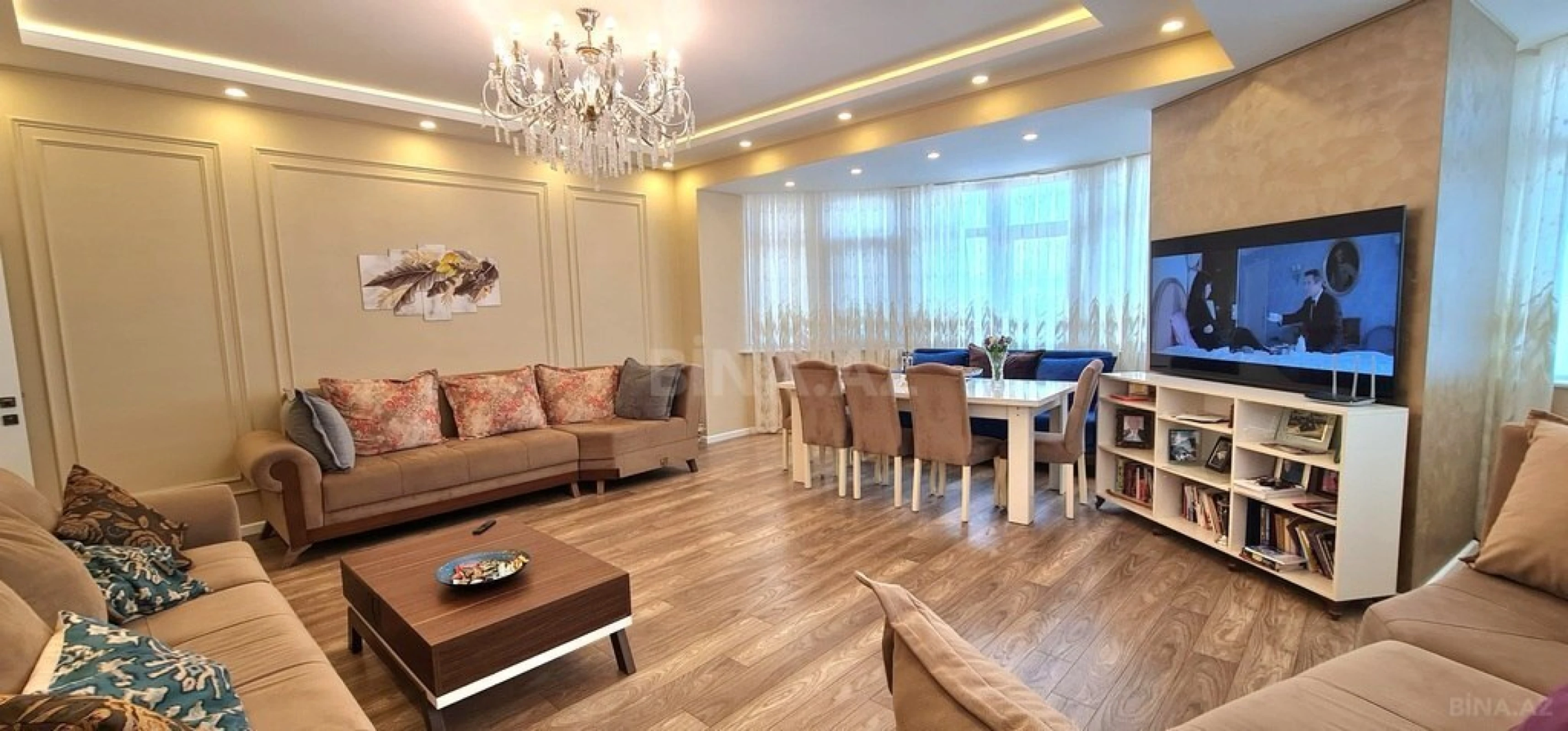 Satılır 3 otaqlı mənzil 136 m²