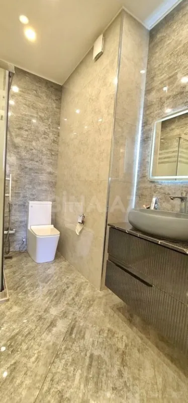 Satılır 3 otaqlı mənzil 136 m²