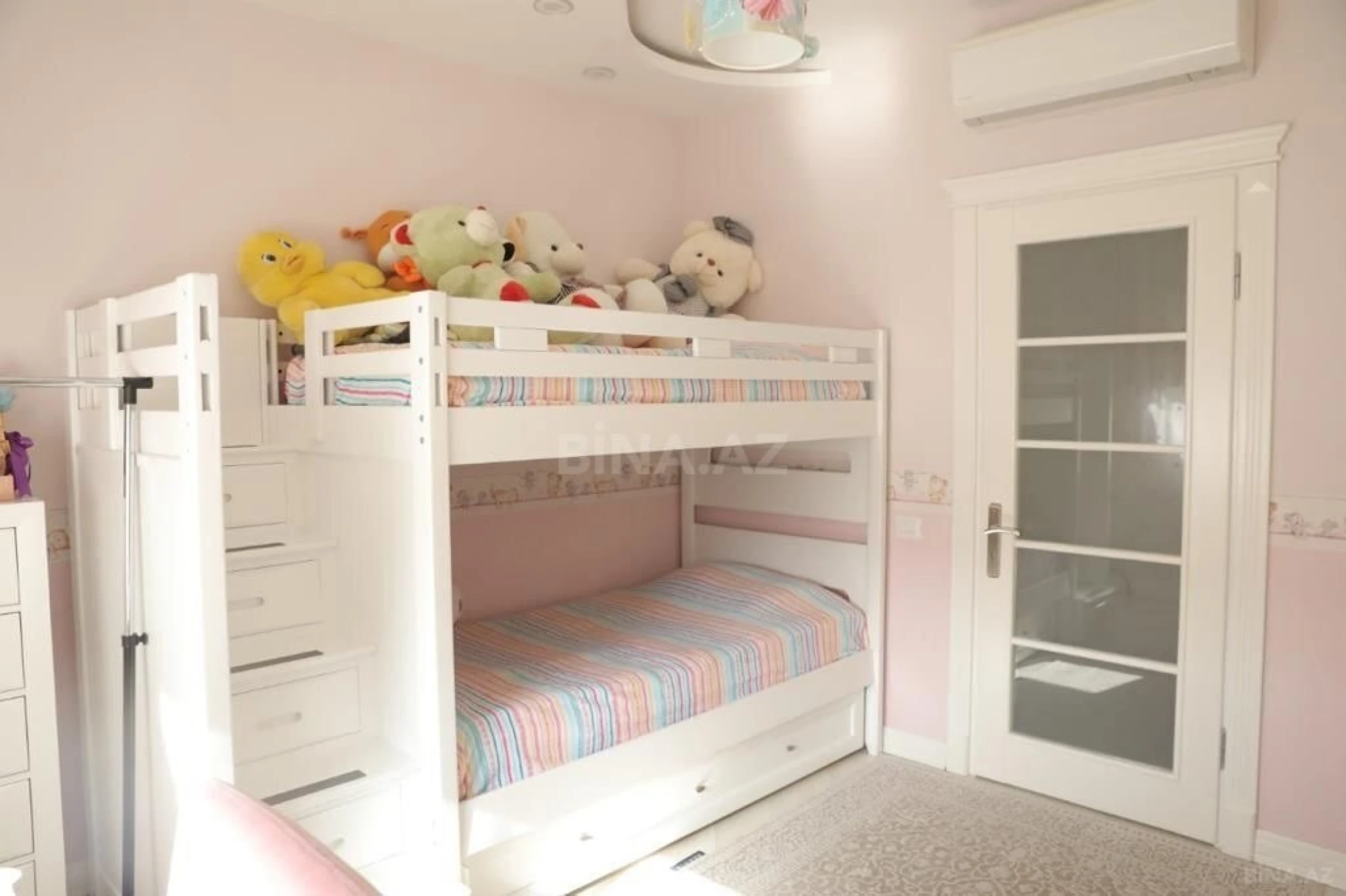 Kirayə verilir 5 otaqlı həyət evi 400 m²