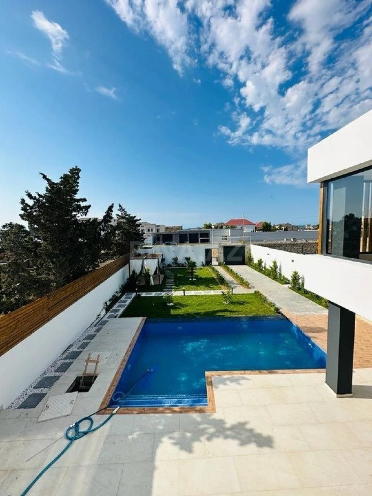 Kirayə verilir 4 otaqlı həyət evi 200 m²