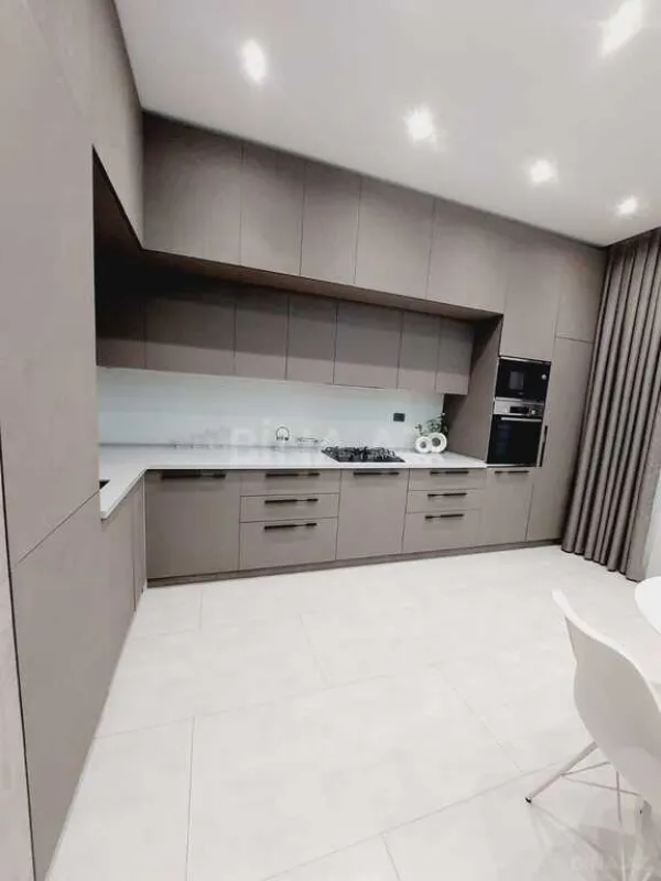 Kirayə verilir 3 otaqlı mənzil 115 m²