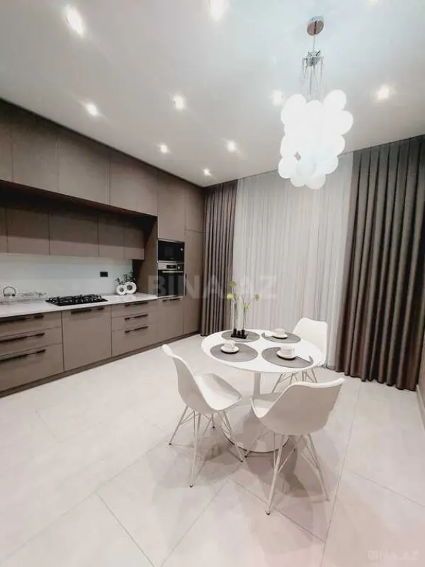 Kirayə verilir 3 otaqlı mənzil 115 m²