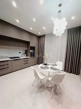 Kirayə verilir 3 otaqlı mənzil 115 m²