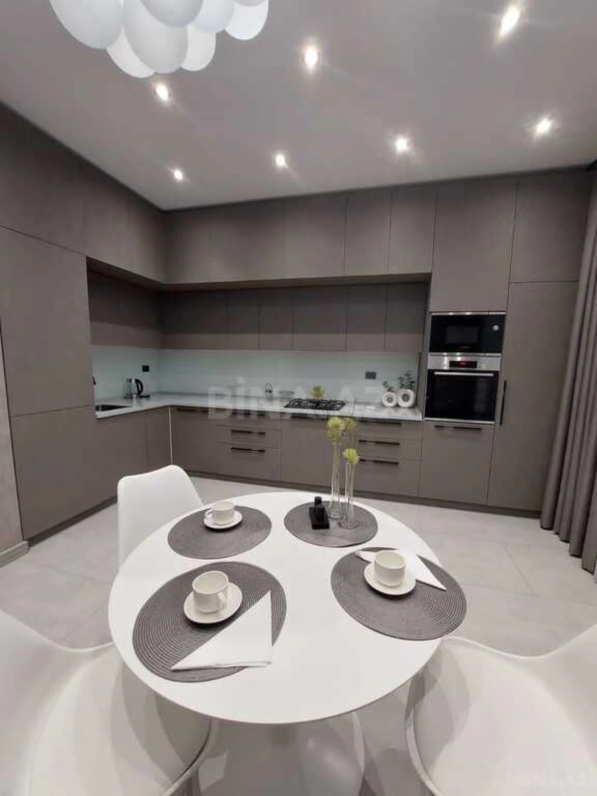 Kirayə verilir 3 otaqlı mənzil 115 m²