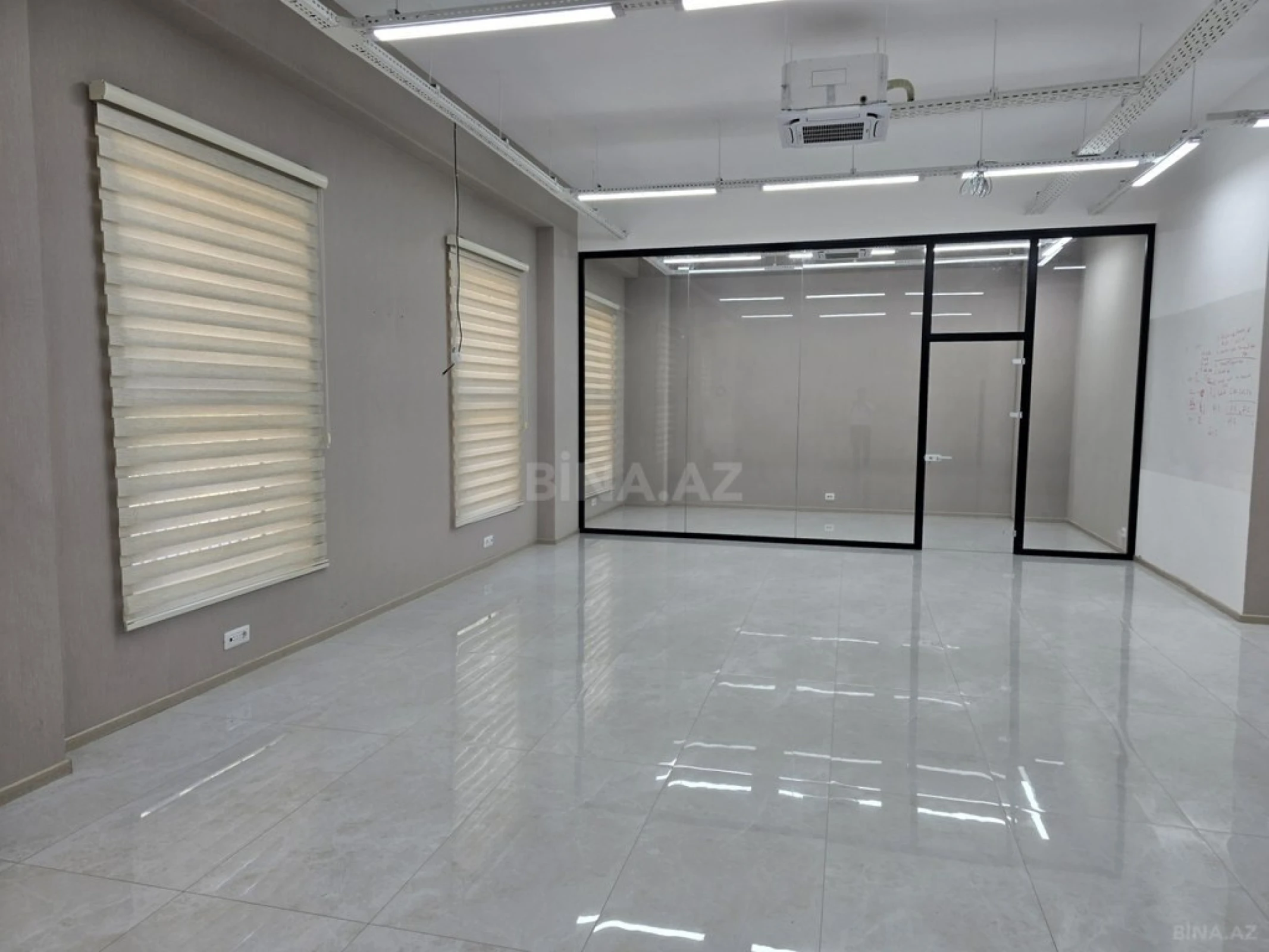 Satılır 3 otaqlı ofis 94 m²